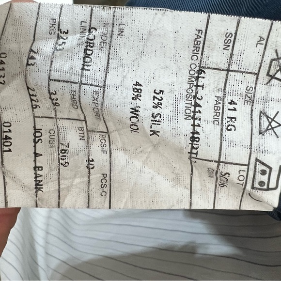 JOS. A, BANKS MENS NAVY BLUE WOOL AND SILK BLAZER, SIZE 41R VERY HANDSOME BLSZER - Picture 11 of 13